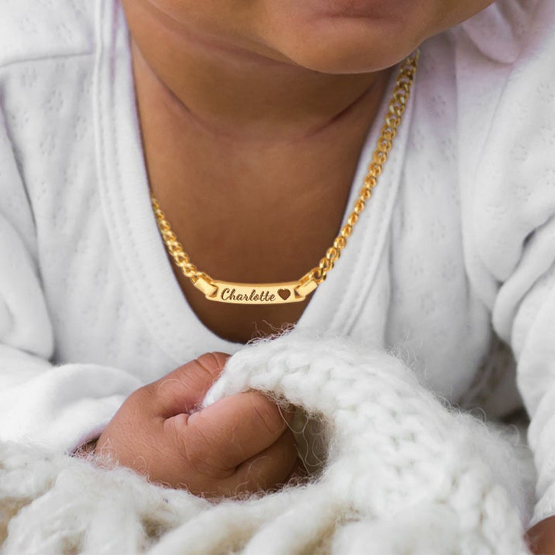 Collier personnalisé avec nom de bébé et pierre de naissance