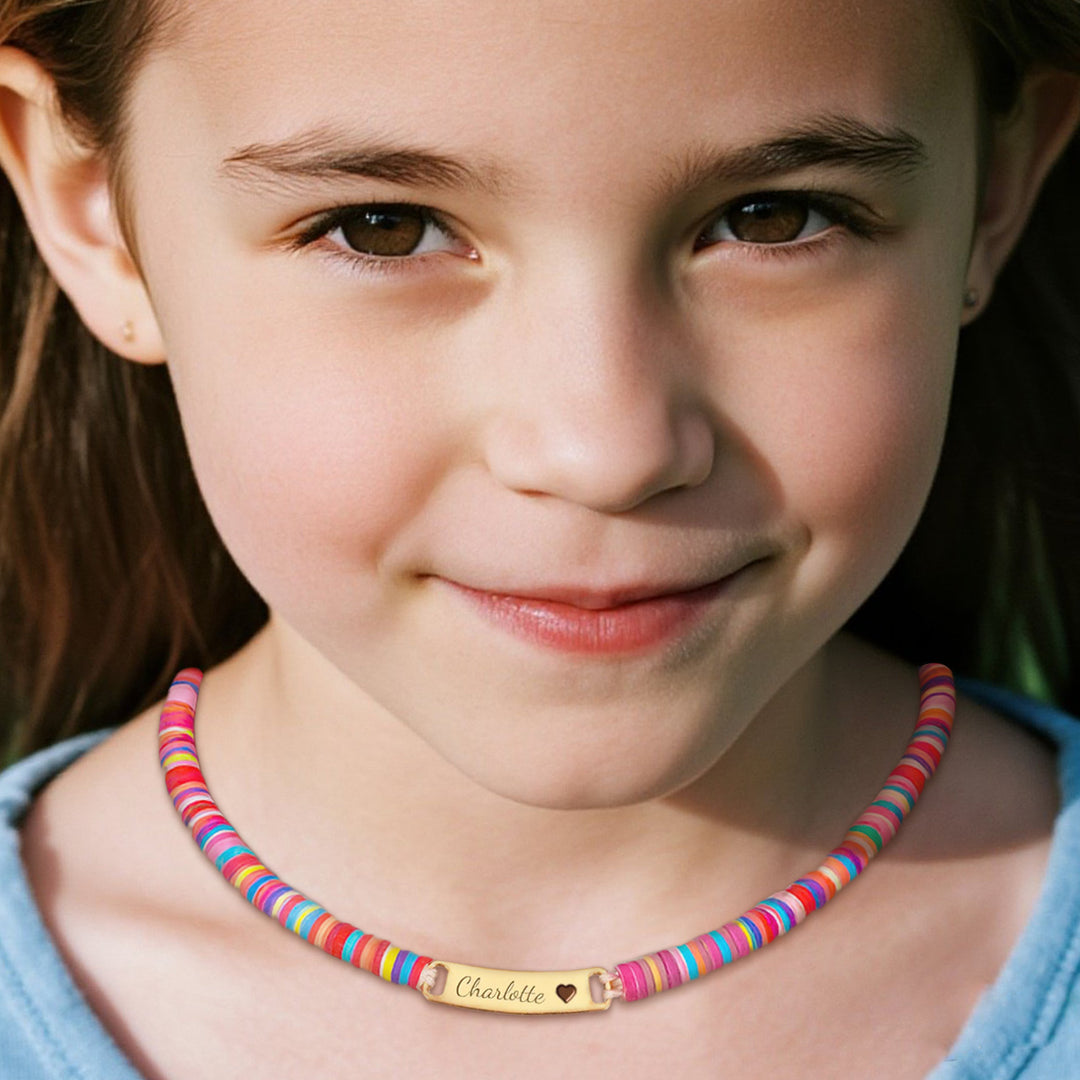 Collier personnalisé avec perles d'argile et prénom pour bébé fille