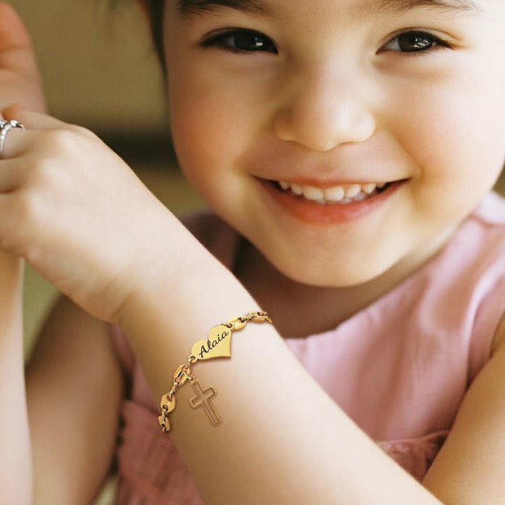 Pig Nose Chain Engravable Heart and Cross Charm Bracelet for Girls