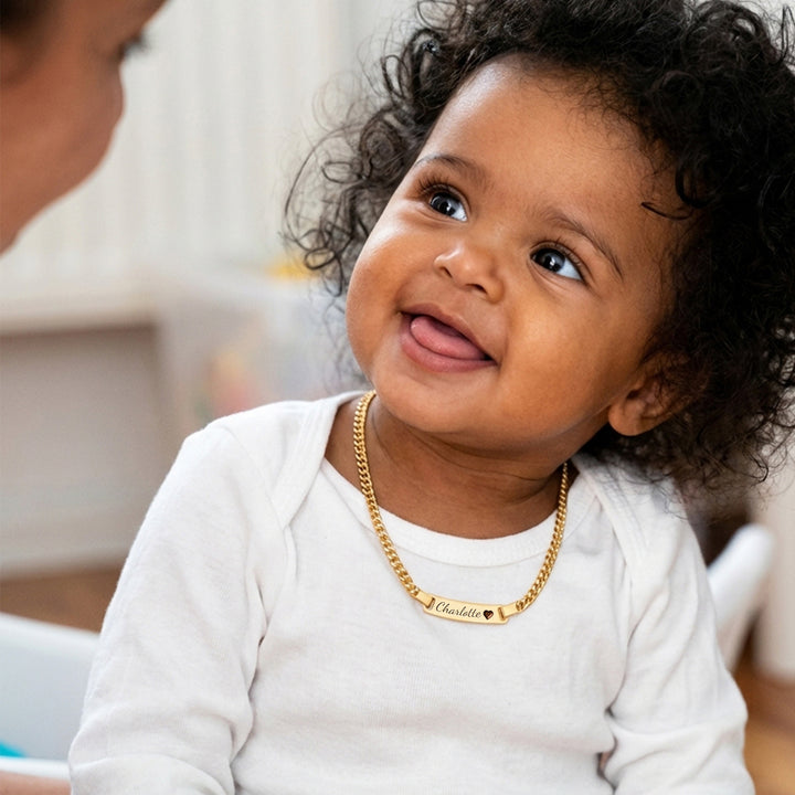 Collier personnalisé avec nom de bébé et pierre de naissance