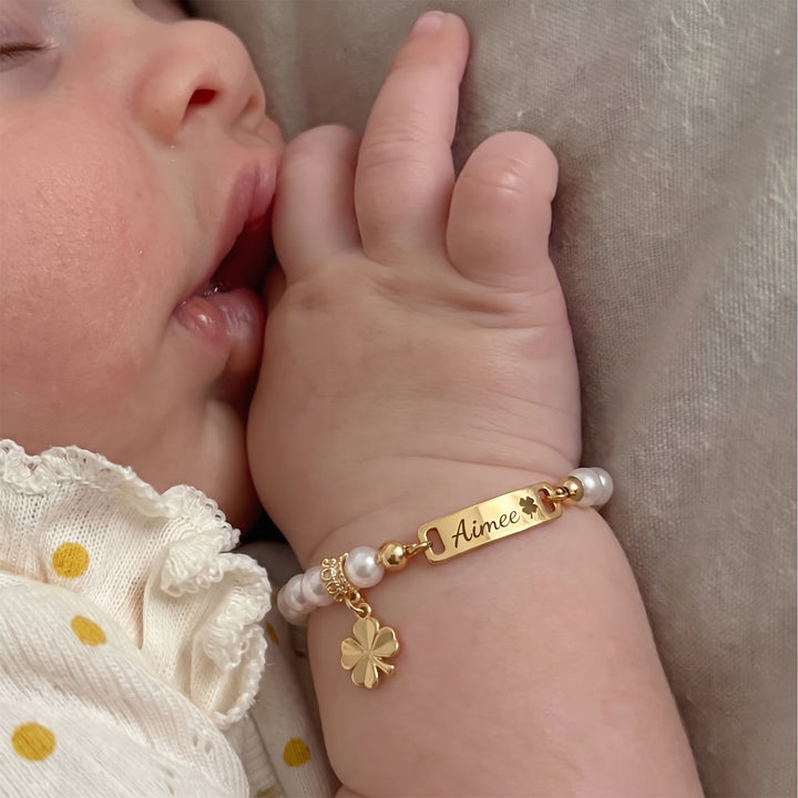 Vierblättriges Kleeblatt Personalisiertes Perlenarmband mit Babynamen und Geburtsstein 