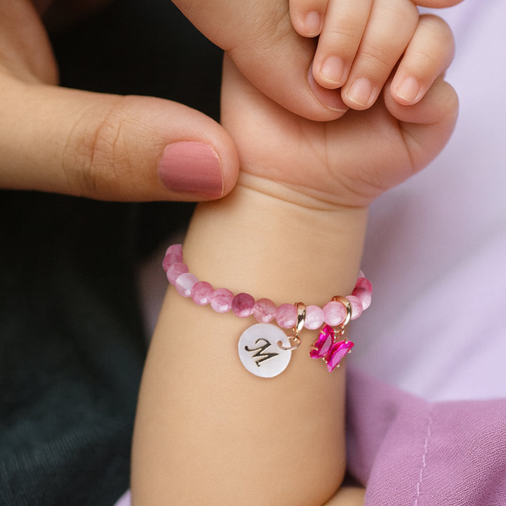 Personalisiertes Edelsteinarmband mit Initialen und Geburtssteinen für Mädchen