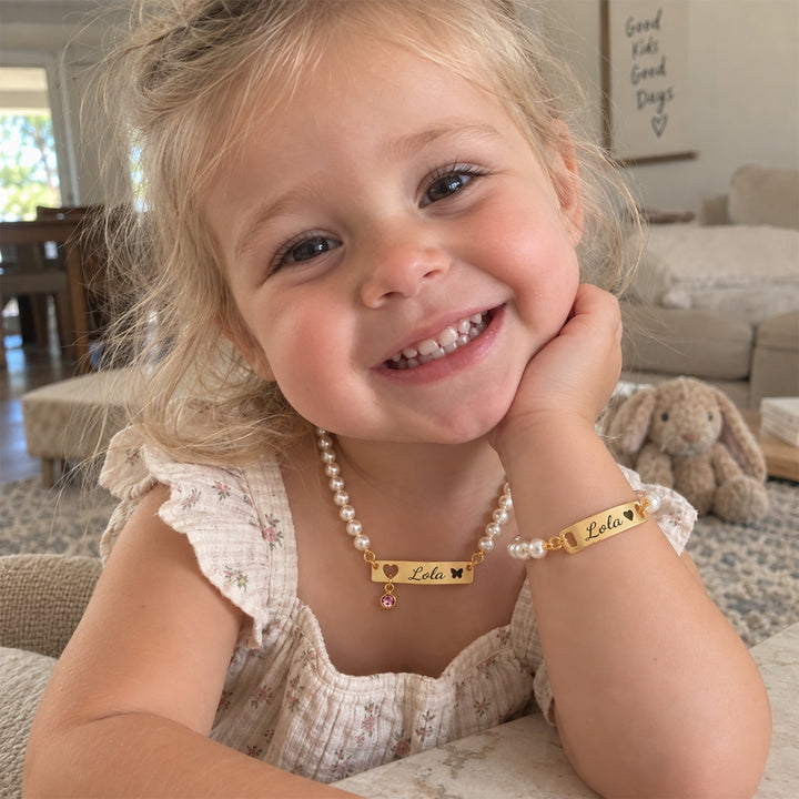 Personalisiertes Perlenarmband mit Babynamen und Geburtsstein