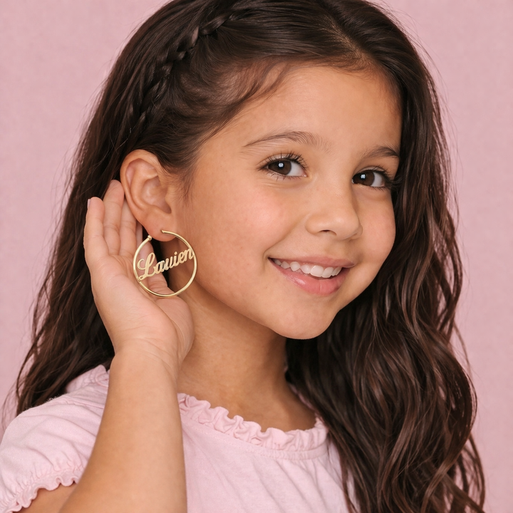 Personalisierte Creolen mit Namen für Kinder