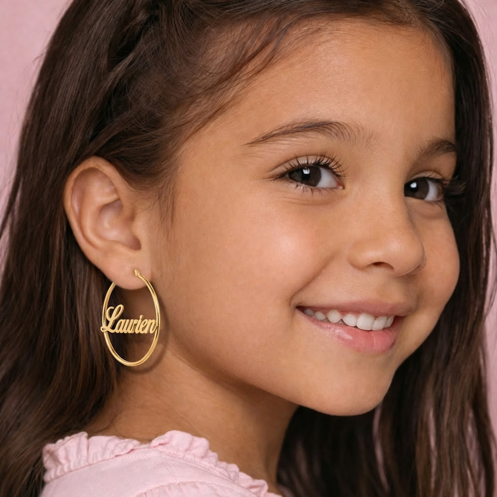 Personalisierte Creolen mit Namen für Kinder