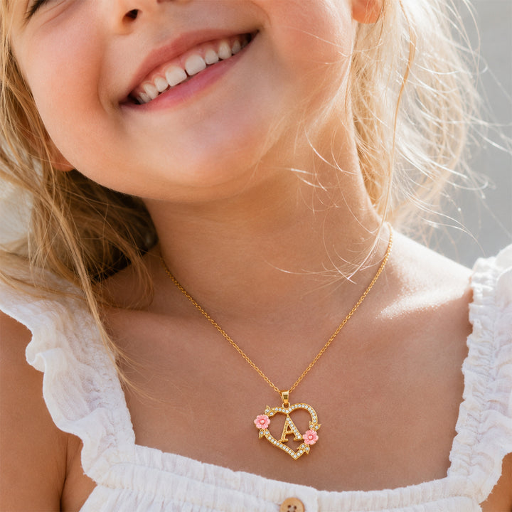 Bracelet personnalisé avec initiales pour bébé en forme de petit cœur