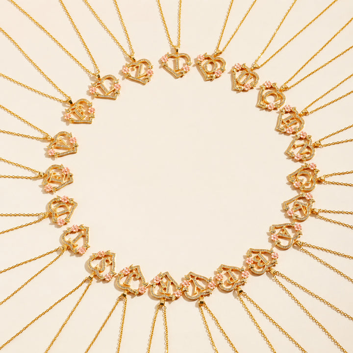 Bracelet personnalisé avec initiales pour bébé en forme de petit cœur