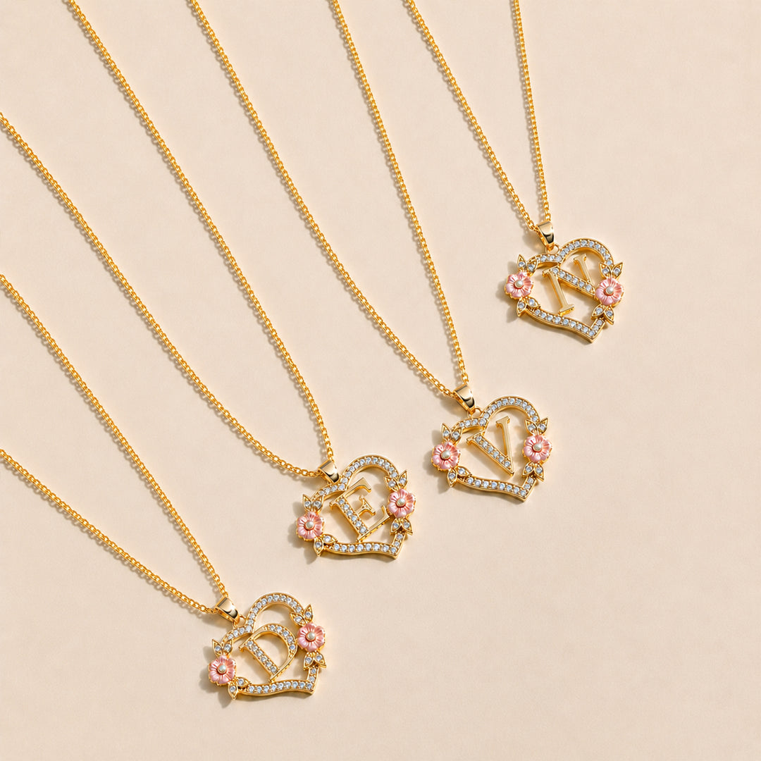Bracelet personnalisé avec initiales pour bébé en forme de petit cœur