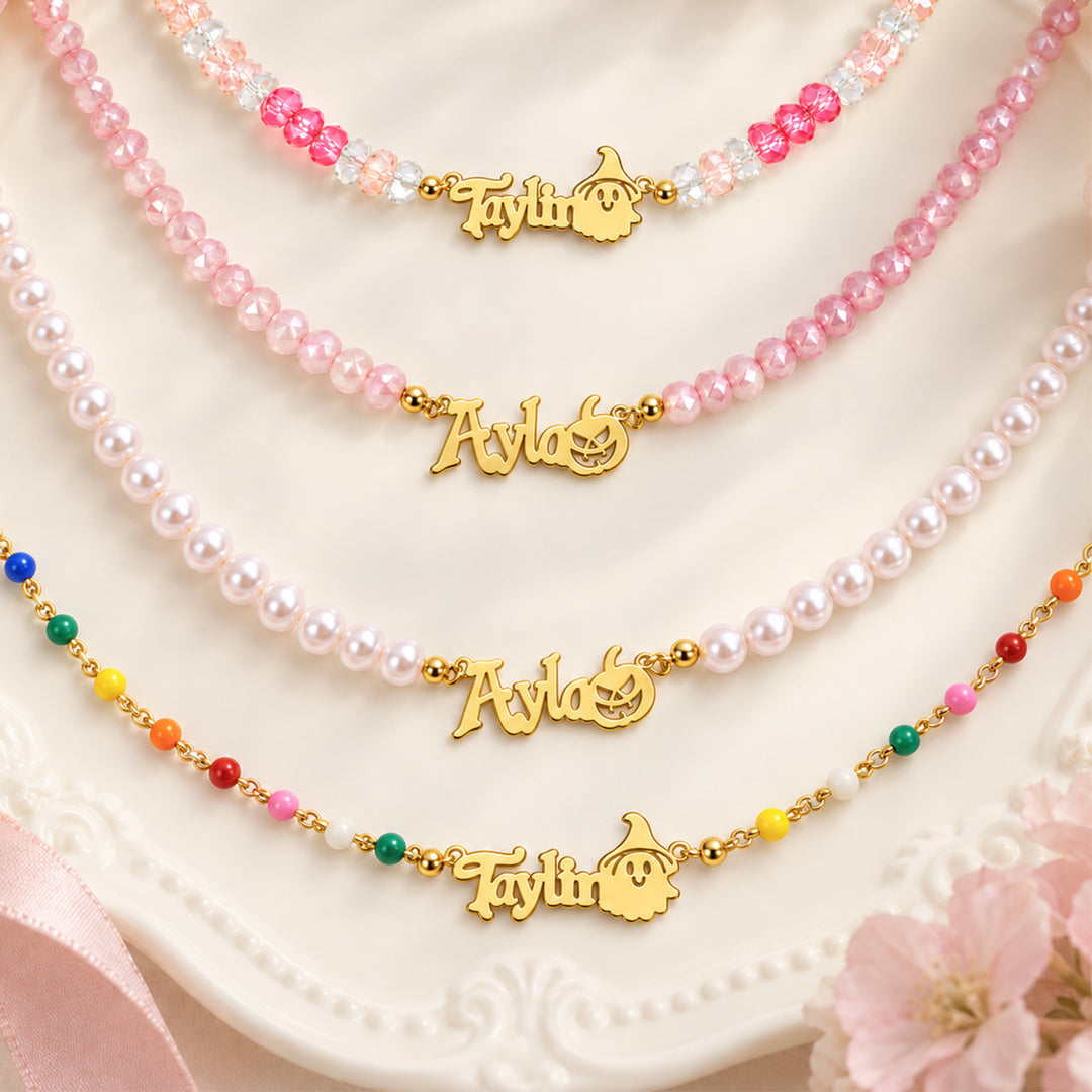 Personalisiertes Kinderkreuz- und Perlenarmband mit Initialen 