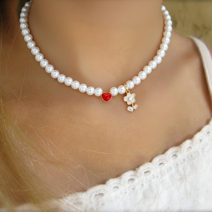 Collier de perles à breloques en forme de cœur et de fleur pour fille avec nom personnalisé