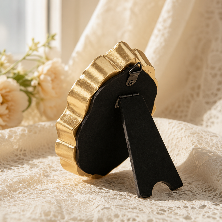 Vintage Oval Velvet Ring Holder for Wedding and Engagement